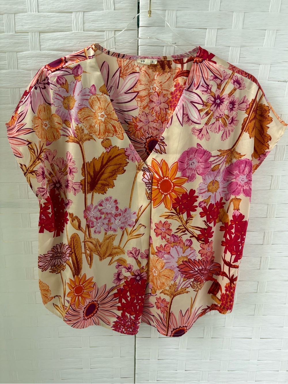 JODIFL Size M Floral V-Neck Blouse Pink, Orange & Cream Cap Sleeves Feminine